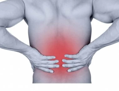 Πονάει η μέση σας; Δείτε πότε και γιατί πρόκειται για σοβαρό φαινόμενο